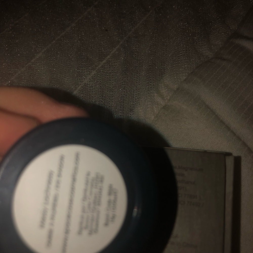 Eyeshadow - Picture 3 of 3